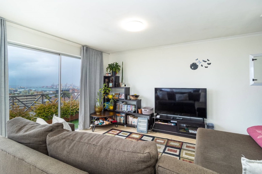 To Let 2 Bedroom Property for Rent in Green Point Western Cape